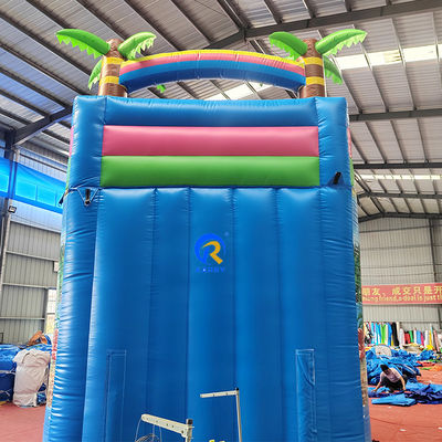 Capacidad máxima 100-500 kg tobogán de agua inflable con piscina y diseño de flamenco emocionante