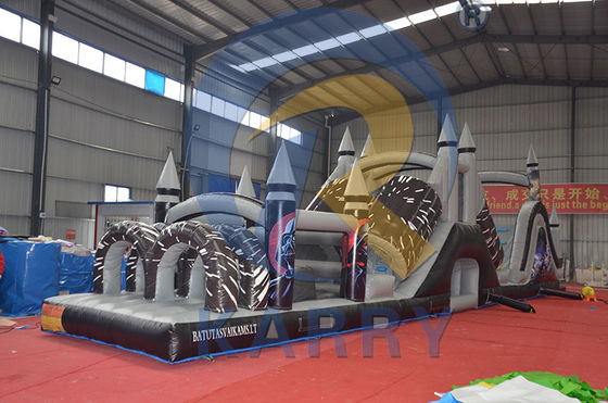OEM aceptable gigante inflable irregular casa de rebote para niños y adultos en juegos deportivos
