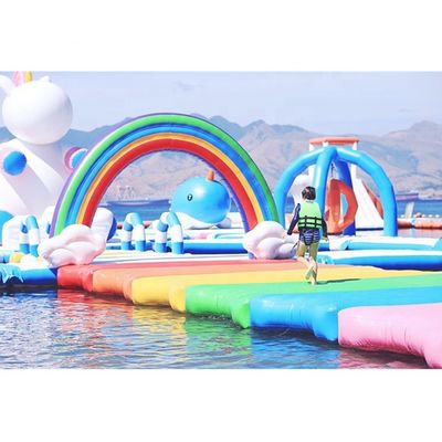 Desata a tu niño interior colorido parque acuático inflable unicornio para toda la familia