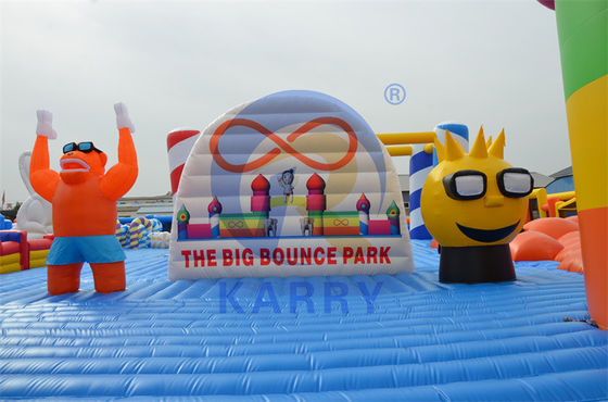 Experimenta la emoción de nuestro parque acuático inflable perfecto para alquiler de fiestas para adultos