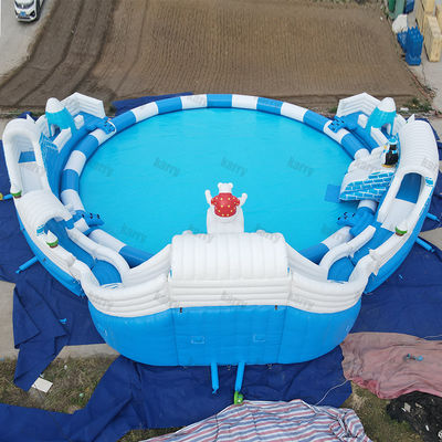 Capacidad máxima 100-500 kg Gran parque acuático inflable del Reino de la Nieve con piscina y toboganes