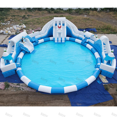 Capacidad máxima 100-500 kg Gran parque acuático inflable del Reino de la Nieve con piscina y toboganes