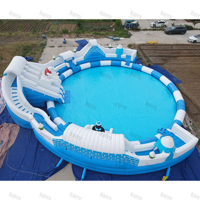 Capacidad máxima 100-500 kg Gran parque acuático inflable del Reino de la Nieve con piscina y toboganes