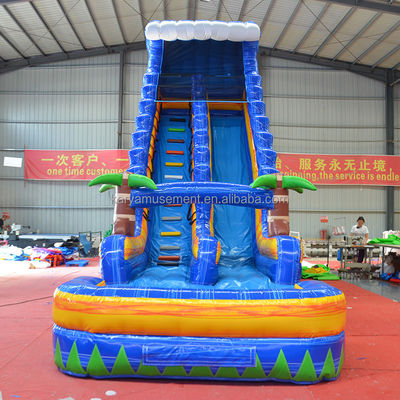 Agregue color a su patio de recreo con la combinación de diapositivas de castillo inflable personalizada