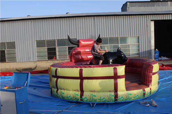 Toros de rodeo mecánicos inflables portátiles para parques de diversiones