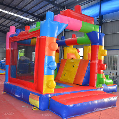 Combinación de toboganes de castillo inflable asequible con diseño de bloques de construcción de moda