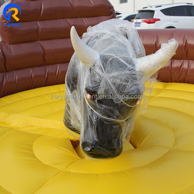 Alquiler y venta PORTABLE Rodeo mecánico inflable juego de montar a toros con características calientes