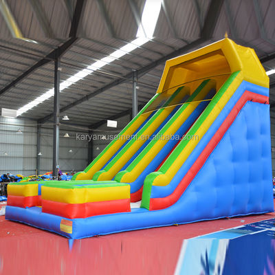 Cuarto trasero tobogán de agua inflable 2 carriles y piscinas niños parque acuático tobogán de juegos