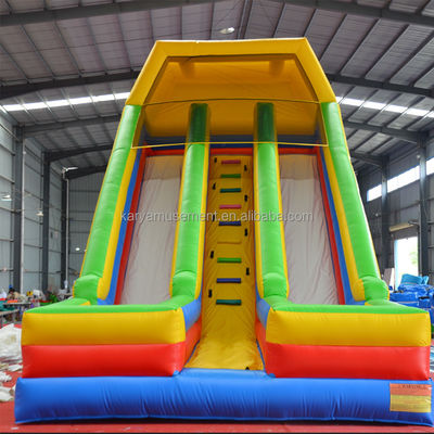 Cuarto trasero tobogán de agua inflable 2 carriles y piscinas niños parque acuático tobogán de juegos