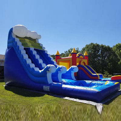 Spray Blue Water Slide Juegos al aire libre Gran tobogán de salto para diversión al aire libre