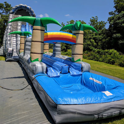 Parque acuático inflable con piscina para niños y tobogán