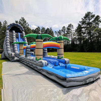 Parque acuático inflable con piscina para niños y tobogán
