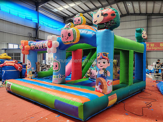 CE/EN71/EN14960 Certificado Cocomelón Temático Partidario de niños Trampolín con tobogán