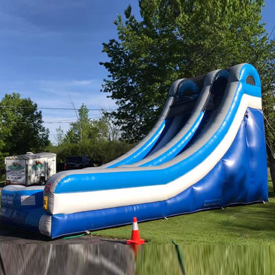 Deslizamiento de agua comercial inflables de PVC azul con piscina y diseño emocionante