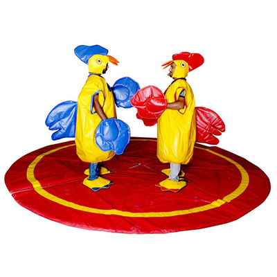 Juego de carnaval para adultos. Trajes de sumo para el patio de juegos.