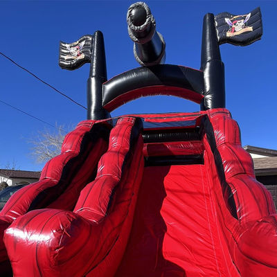 Logotipo personalizado Impreso Comercial de PVC Tema del barco pirata tobogán de agua inflable con piscina