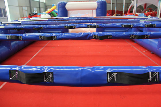 Juego de fútbol de mesa humano Campo de deporte inflable con soplador Por mar / Por transporte aéreo