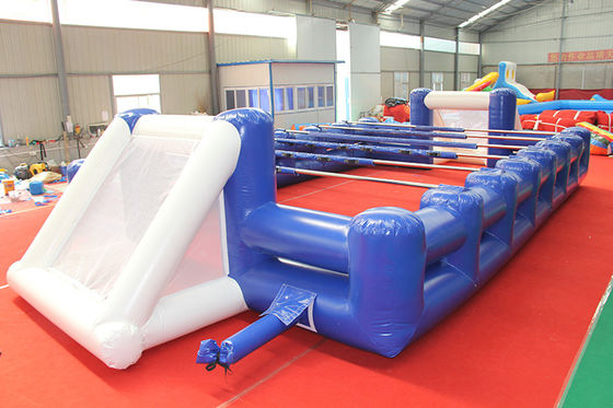 Juego de fútbol de mesa humano Campo de deporte inflable con soplador Por mar / Por transporte aéreo