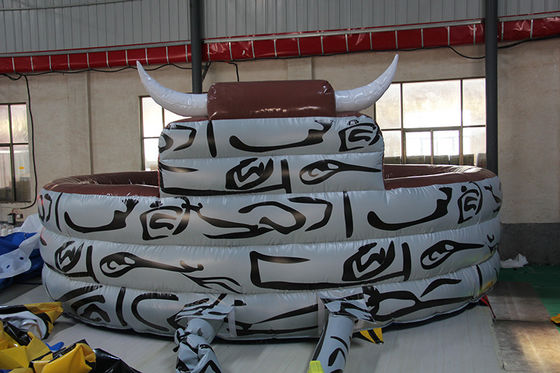 Juego de ruedas de toros mecánico de material de PVC inflable para competición