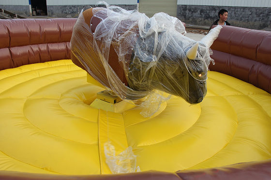Juego de ruedas de toros mecánico de material de PVC inflable para competición