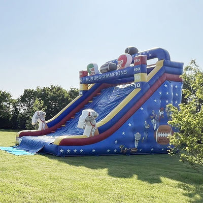 Alquiler comercial de tobogán de agua inflable con tema de jugador de rugby y color personalizado