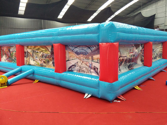 Parque de juegos al aire libre unisex Laberinto inflable para actividades deportivas de formación de equipos