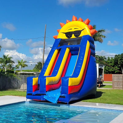 Piscina desmontable Alquiler de partidas adjuntas PVC comercial con tema solar tobogán de agua inflable