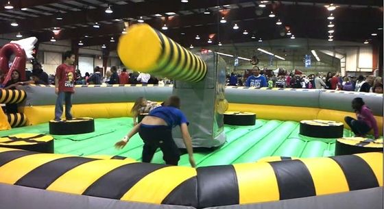 Juego interactivo inflable de color personalizado Meltdown Salto mecánico para adultos