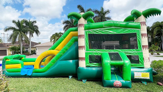 Un trampolín de castillo unisex con piscina de salpicaduras la fiesta de niños definitiva diversión y comodidad