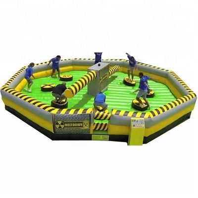 Características PORTABLE Meltdown Desafío Inflable Juego Deportivo Para Adultos PVC Salto Divertido