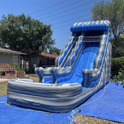 Alquiler comercial al aire libre tobogán acuático gris mármol PVC azul con piscina y salto de salto