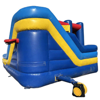 Trampolín inflables para niños Casa de salto con obstáculo de deslizamiento y piscina de salpicaduras