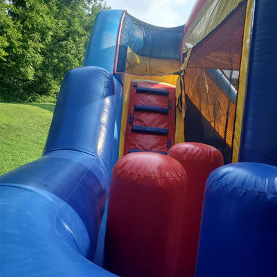 Trampolín inflables para niños Casa de salto con obstáculo de deslizamiento y piscina de salpicaduras