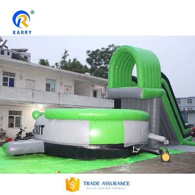 Deslizamiento de aire verde con trampolín estilo caída libre, salto de acrobacias, bolso de aire inflable