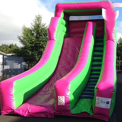 Gran tobogán seco inflable en color personalizado para ocasión comercial en el parque acuático