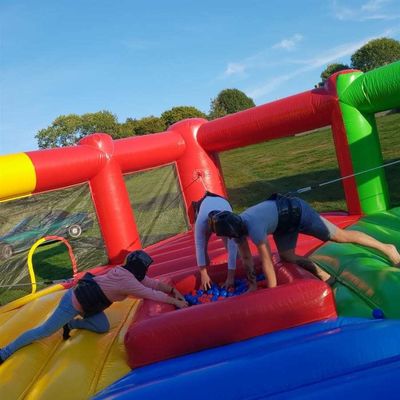 Desata la diversión con Bungees humanos corriendo y hambrientos hipopótamos Chow Down juego inflable