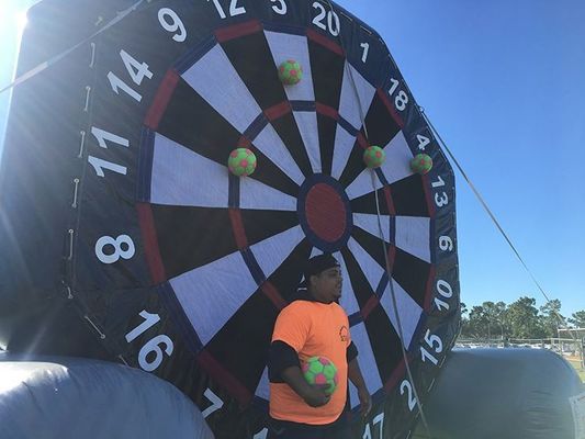 14 Rango de edad Juego deportivo interactivo de dardos inflables gigantes con certificación EN14960