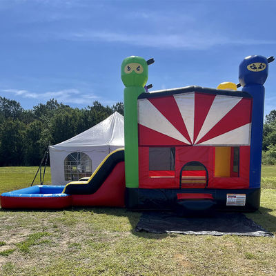 Castillo de colores personalizados para niños con temática de castillo de rebote inflable con combo de diapositivas