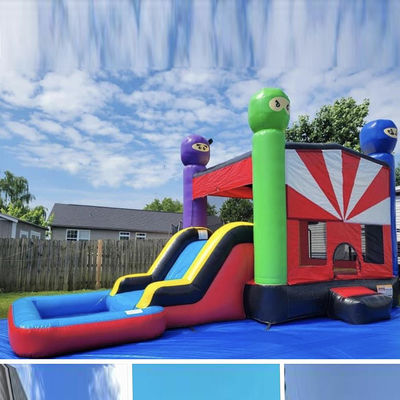 Castillo de colores personalizados para niños con temática de castillo de rebote inflable con combo de diapositivas