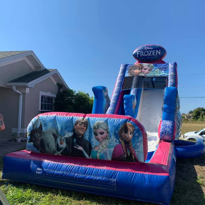 Capacidad máxima 100-500 kg Inflable Temática congelada Casa de rebote tobogán de agua con piscina grande