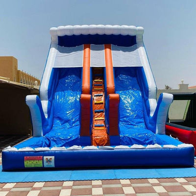 Equipo de parque acuático inflable de color personalizado con piscina grande y dos toboganes anchos