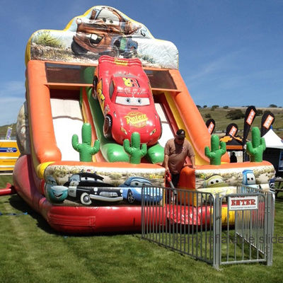 Capacidad máxima 100-500 kg Deslizador de castillo inflable El entretenimiento al aire libre definitivo