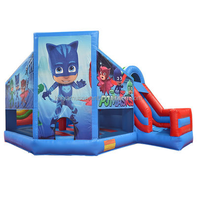Casa de salto inflable rojo con tobogán