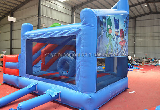 Casa de salto inflable rojo con tobogán