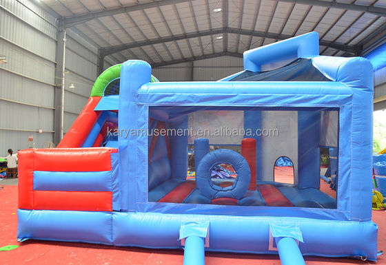 Casa de salto inflable rojo con tobogán