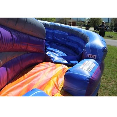 Gran tobogán de agua inflable con dos carriles de deslizamiento húmedo y 0,55 mm Plato PVC