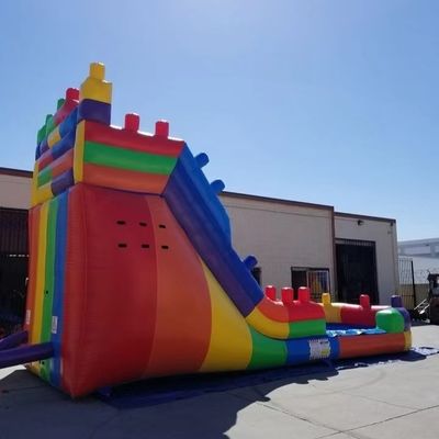 Tamaño del cliente Deslizador de agua inflable de lujo con deslizador ancho y piscina de agua