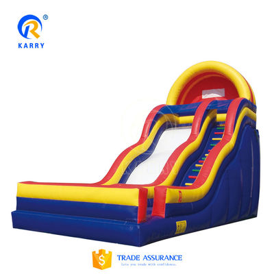 Entretenimiento familiar garantizado patio trasero tobogán de agua inflable con piscina de agua y tobogán ancho