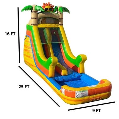 Es necesario que los niños de 2-4 años tengan un tobogán de agua con piscina y sol.