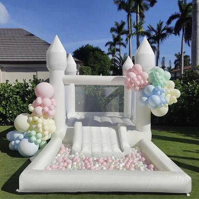 Cama para niños pequeños personalizada Castillo blanco pastel de salto inflable con soplador